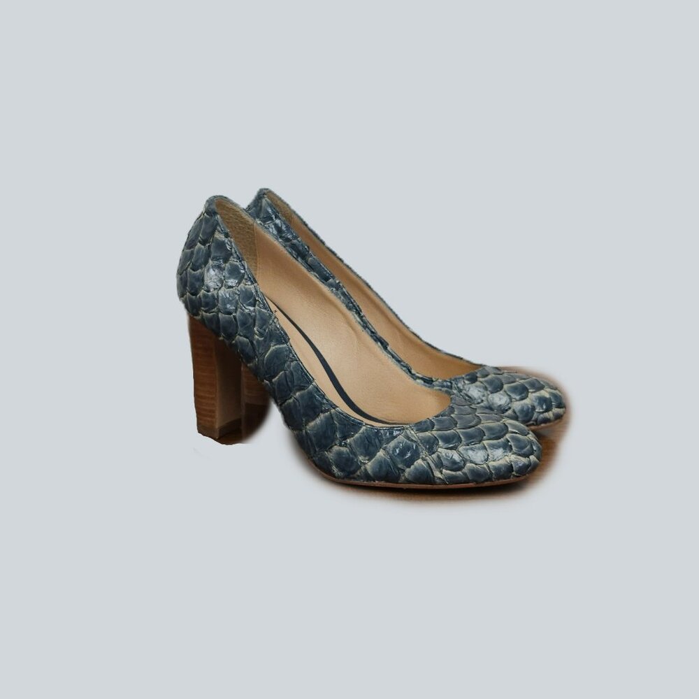 Lorraci Alligator Print Pumps